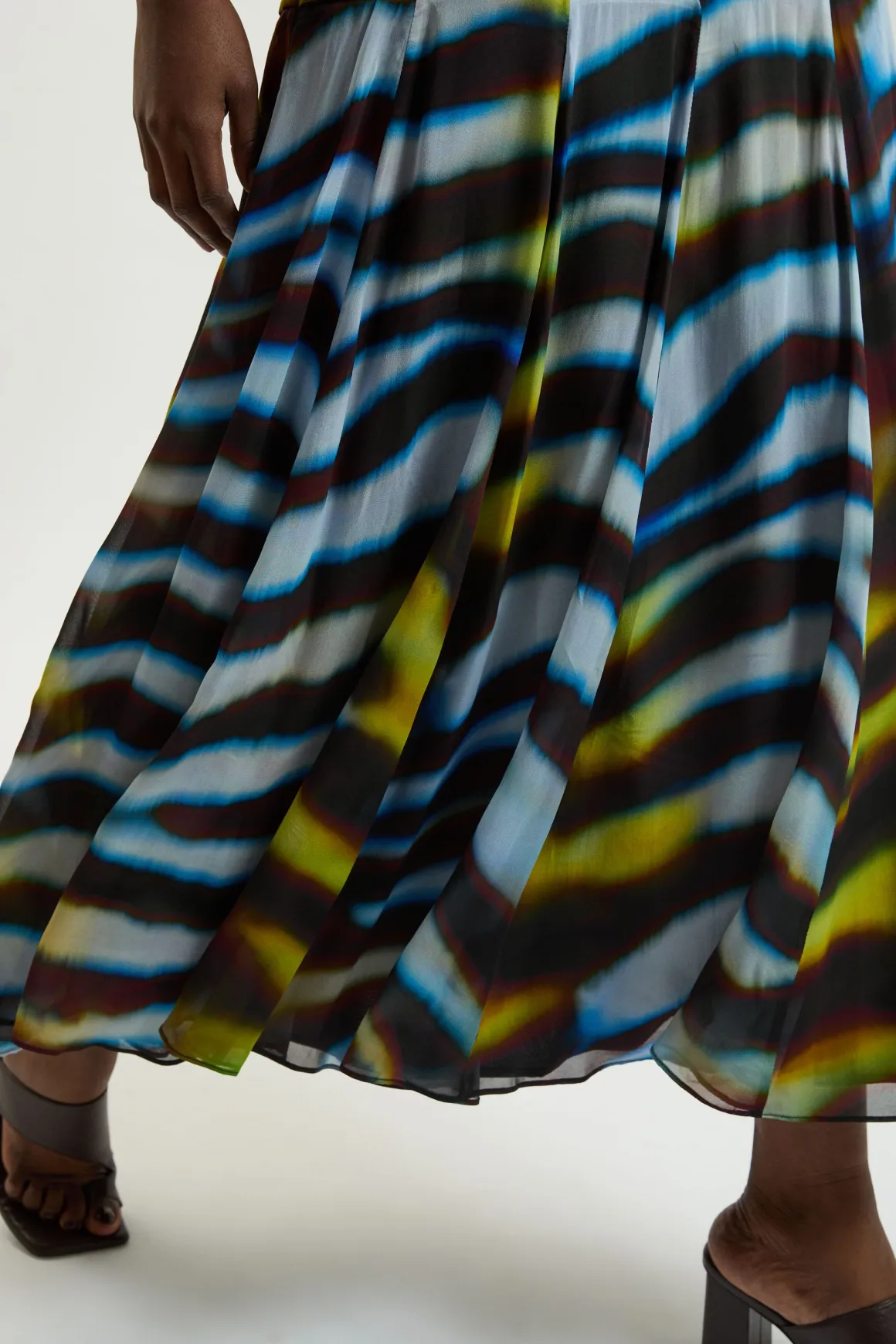 Jupe Longue Tissée En Georgette De Viscose À Imprimé Animal Avec Ourlet Asymétrique Petite Taille