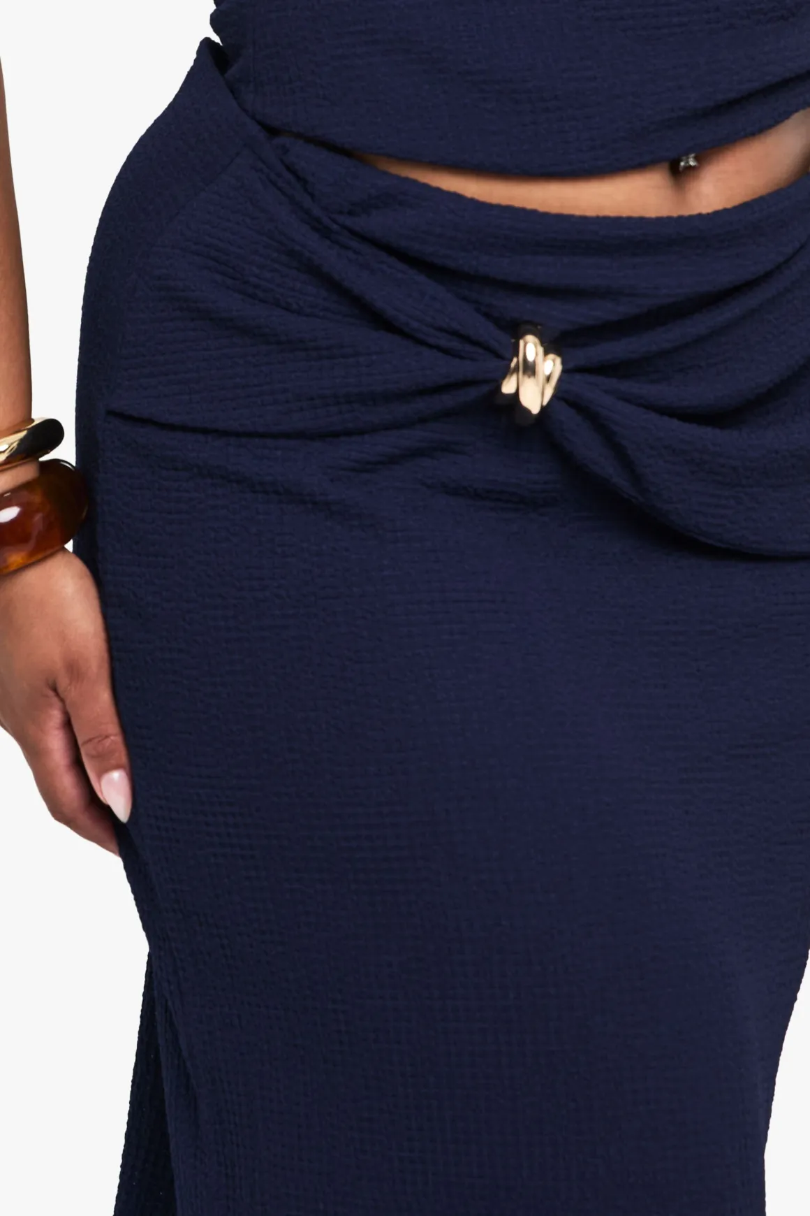JUPE MAXI AVEC DÉTAILS D'OR