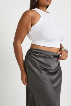 Jupe maxi colonne en satin avec détail froncé latéral