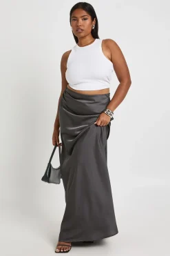 Jupe maxi colonne en satin avec détail froncé latéral
