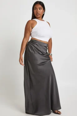 Jupe maxi colonne en satin avec détail froncé latéral