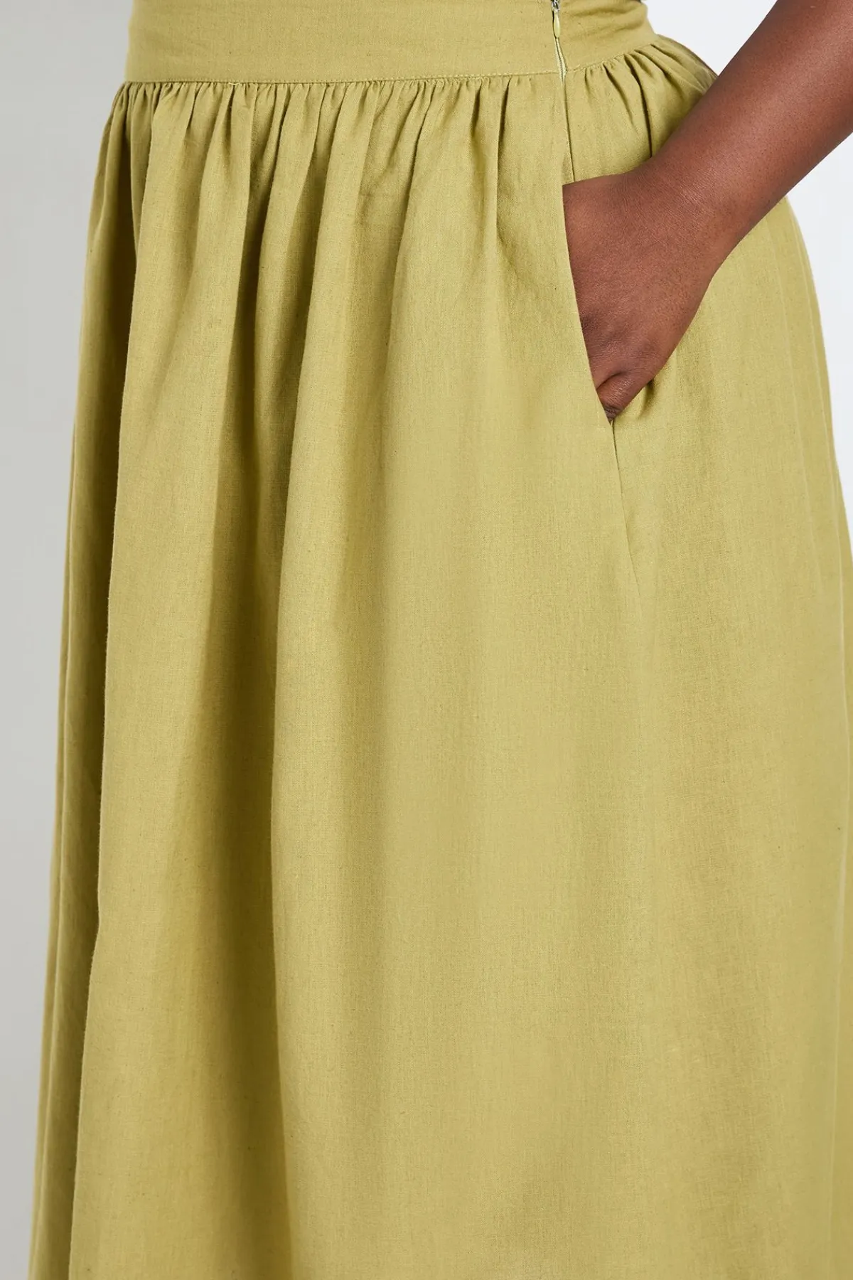 boohoo Jupe Midaxi À Poches En Lin Grande Taille<Femme Jupes|Jupes