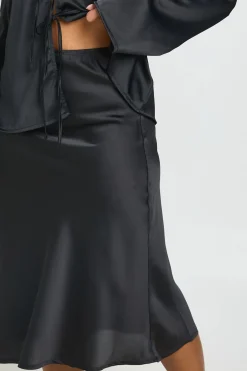 Jupe Midaxi Satin à Coupe Biais pour les Formes