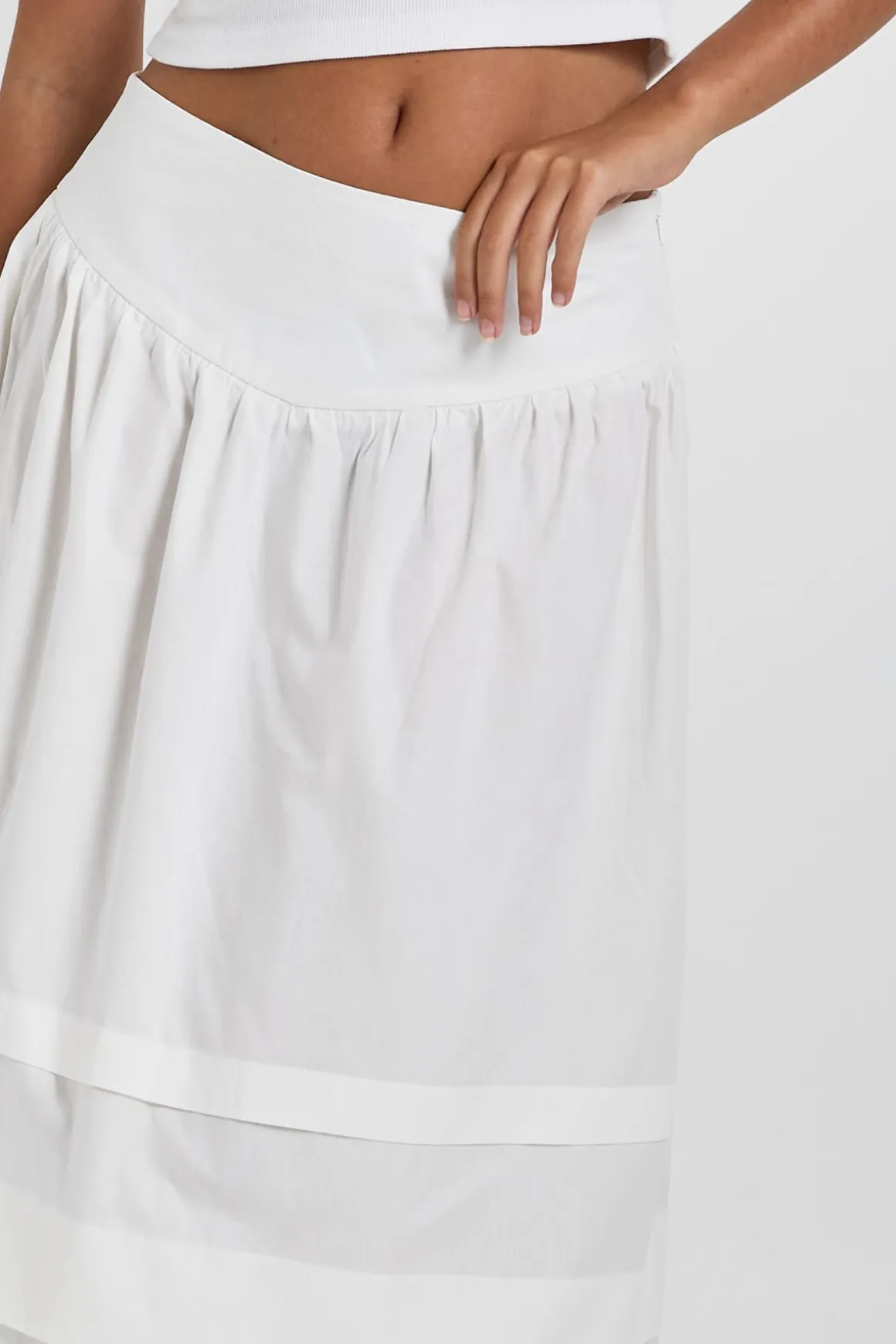 Jupe midaxi volumineuse à taille en V
