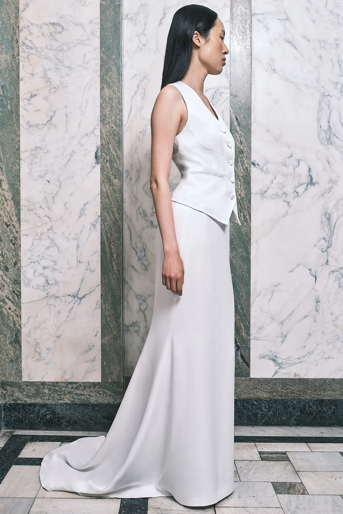 Jupe Midi Ajustée En Viscose Satinée À Ourlet Asymétrique