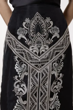 Jupe midi en organdie tissée brodée