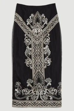 Jupe midi en organdie tissée brodée