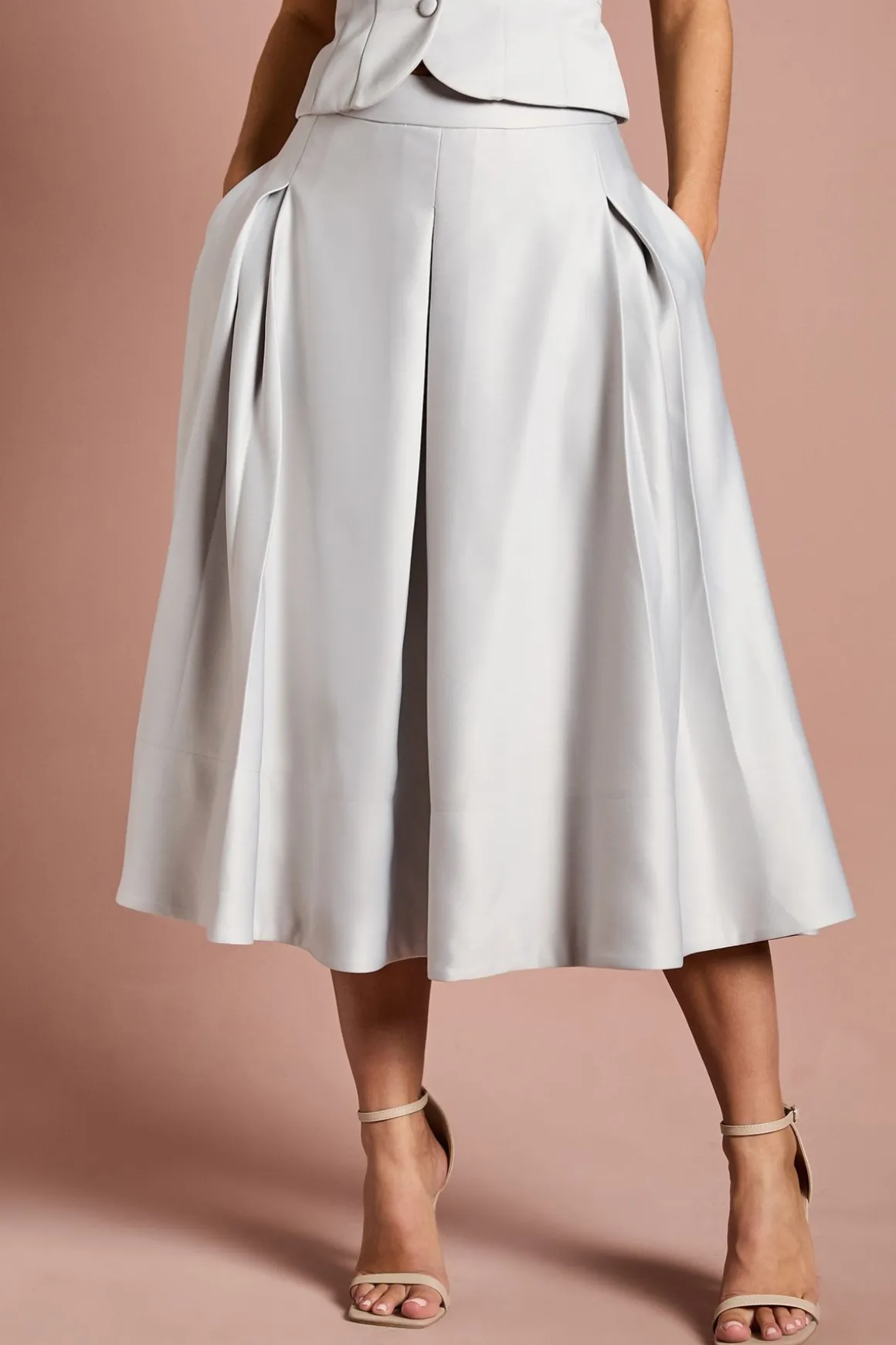 Jupe Midi Évasée en Satin à Plis Devant