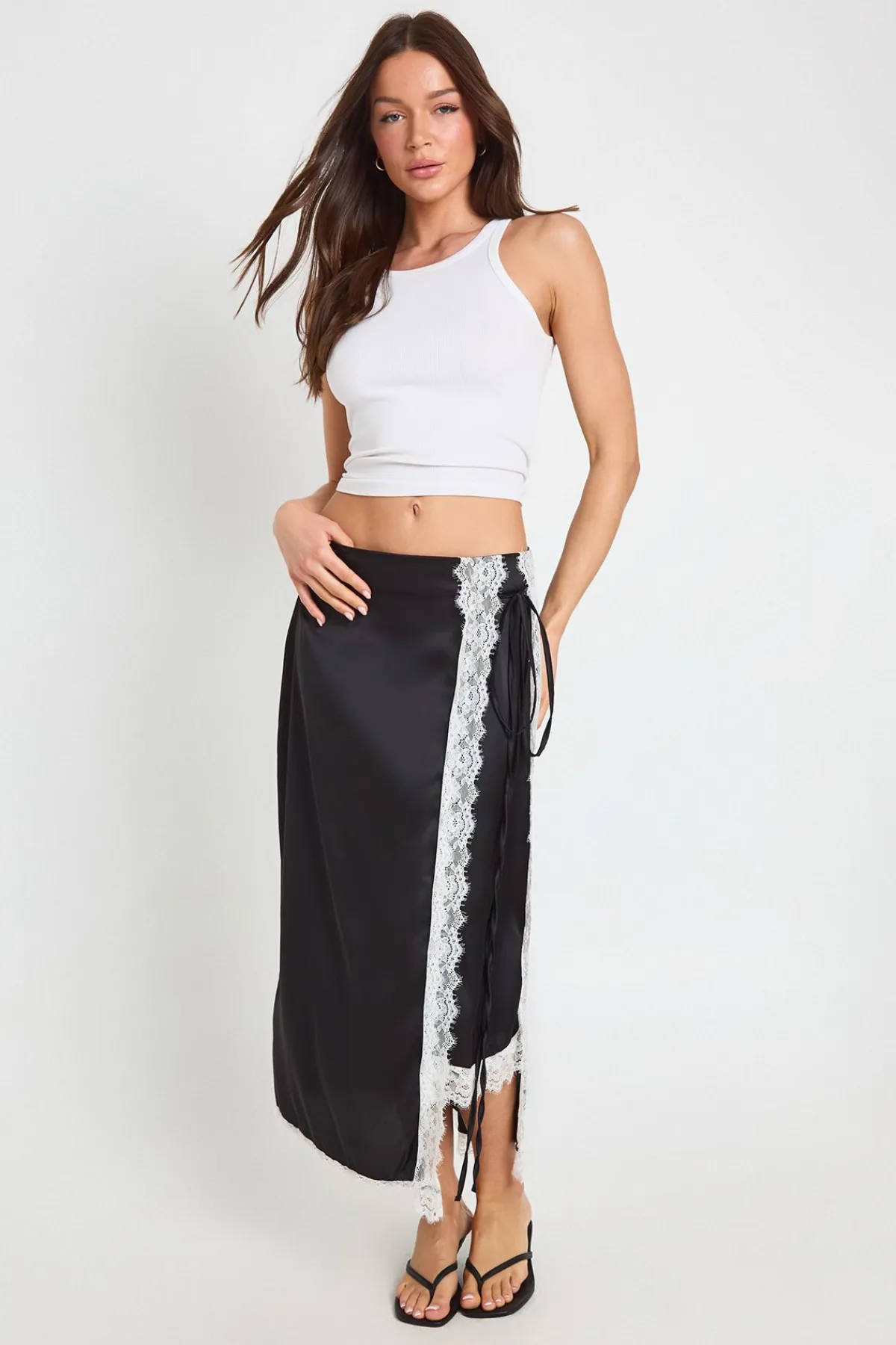 boohoo Jupe Mi-longue Portefeuille En Satin À Bordure De Dentelle<Femme Jupes|Jupes