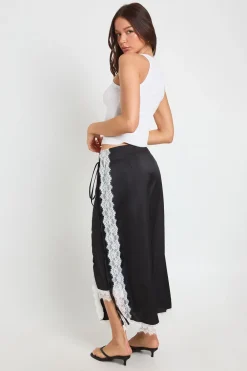 boohoo Jupe Mi-longue Portefeuille En Satin À Bordure De Dentelle<Femme Jupes|Jupes