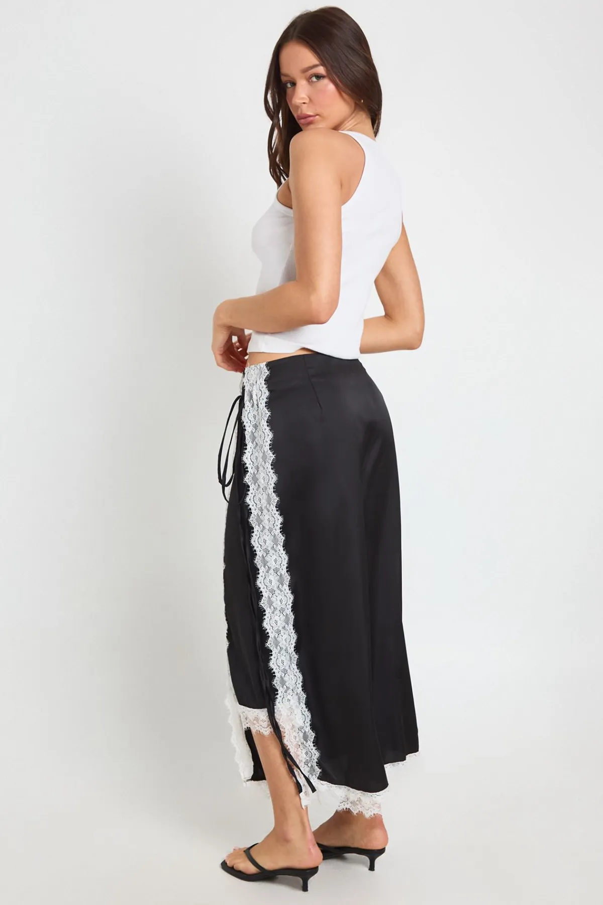 boohoo Jupe Mi-longue Portefeuille En Satin À Bordure De Dentelle<Femme Jupes|Jupes