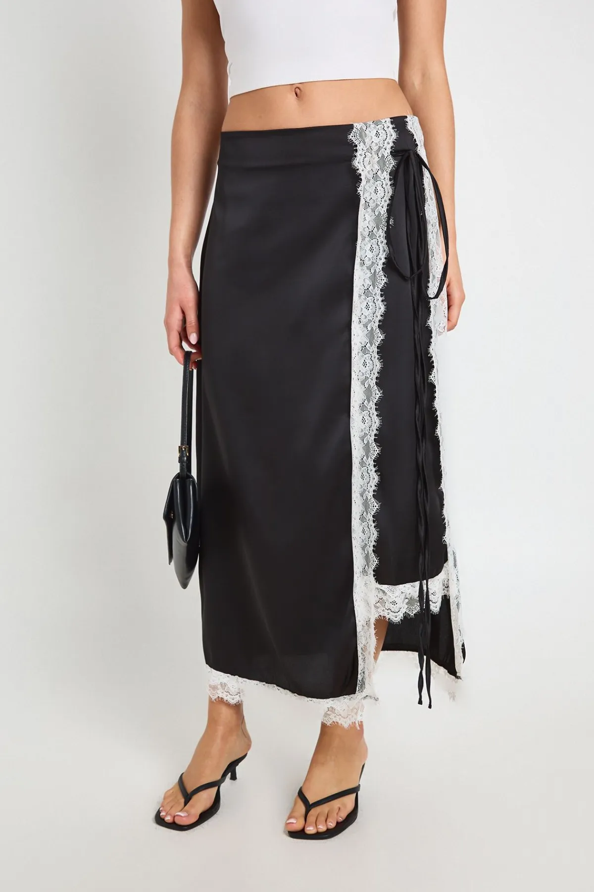 boohoo Jupe Mi-longue Portefeuille En Satin À Bordure De Dentelle<Femme Jupes|Jupes