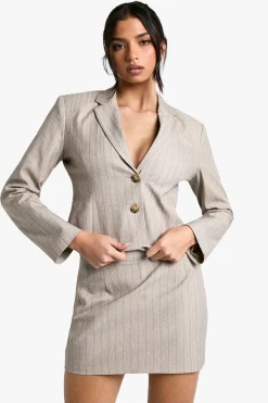 Jupe mini à fines rayures sur mesure