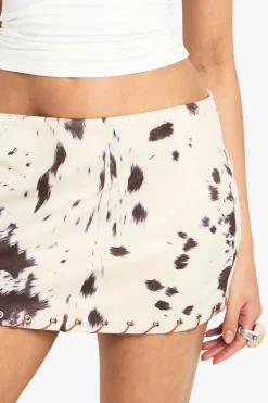 Jupe mini à motif vache en faux suède