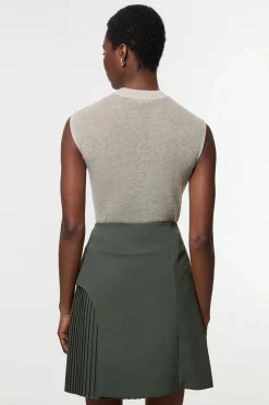 Jupe Mini Plissée Ajustée avec Détail Boucle