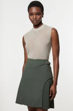 Jupe Mini Plissée Ajustée avec Détail Boucle