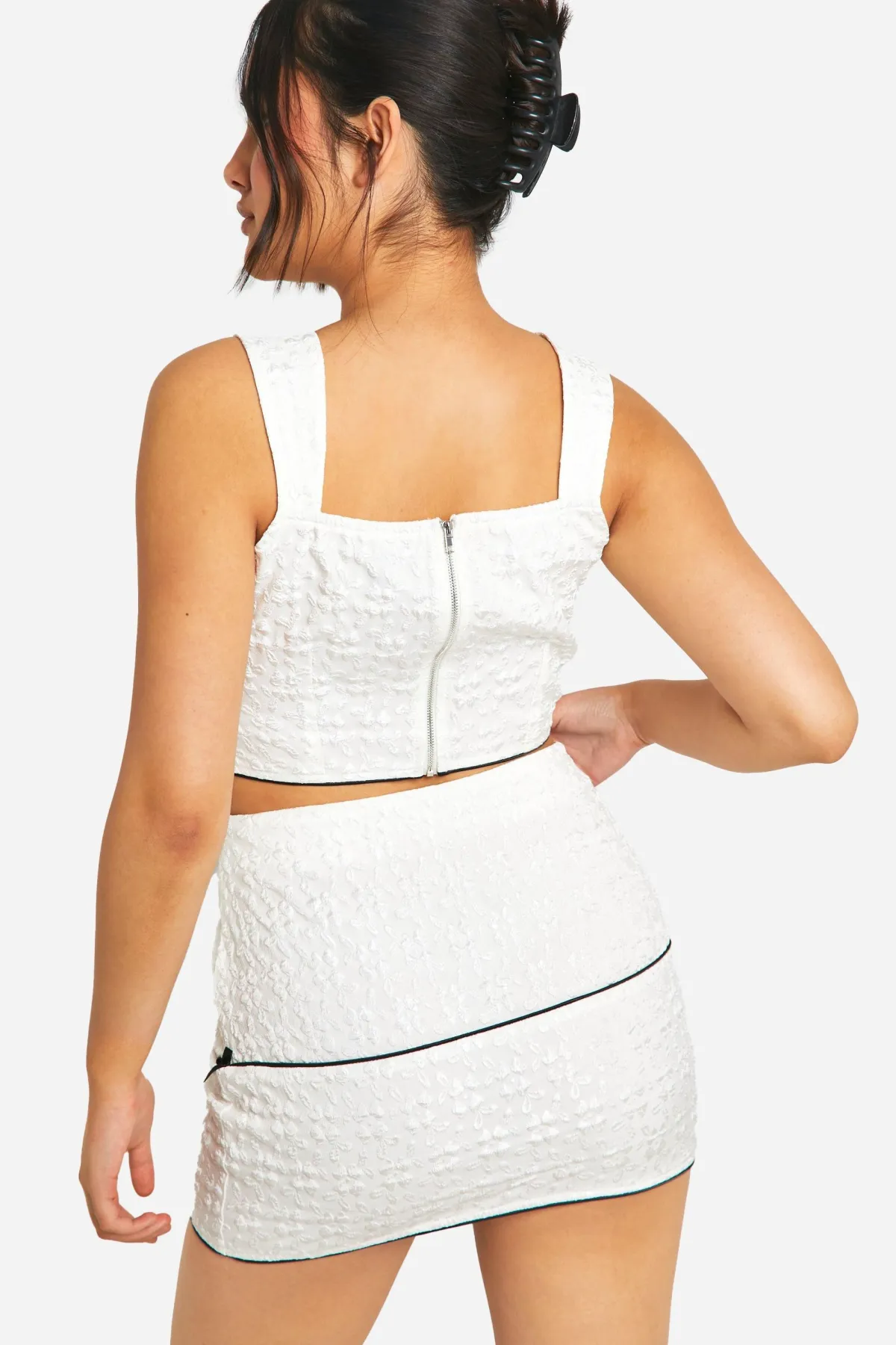 boohoo Jupe mini texturée avec détail de nœud<Femme Jupes|Jupes