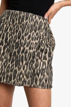 boohoo Jupe Mini Wrap Over à Imprimé Léopard à Taille Haute<Femme Jupes|Jupes