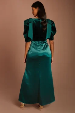 Jupe Satinée Petite Avec Bustier En Velours Et Nœud Contrasté