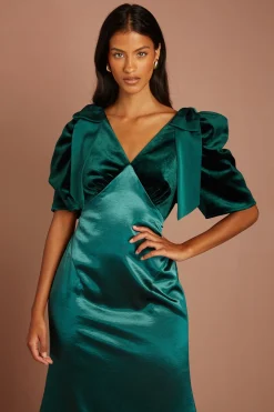 Jupe Satinée Petite Avec Bustier En Velours Et Nœud Contrasté