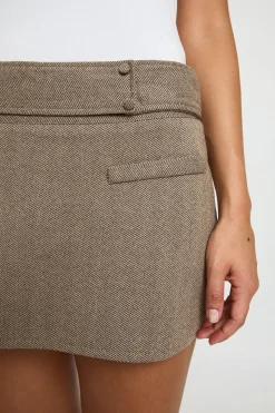boohoo Jupe-short Ajustée À Chevrons Avec Détail Boutonné<Femme Tailleurs|Shorts