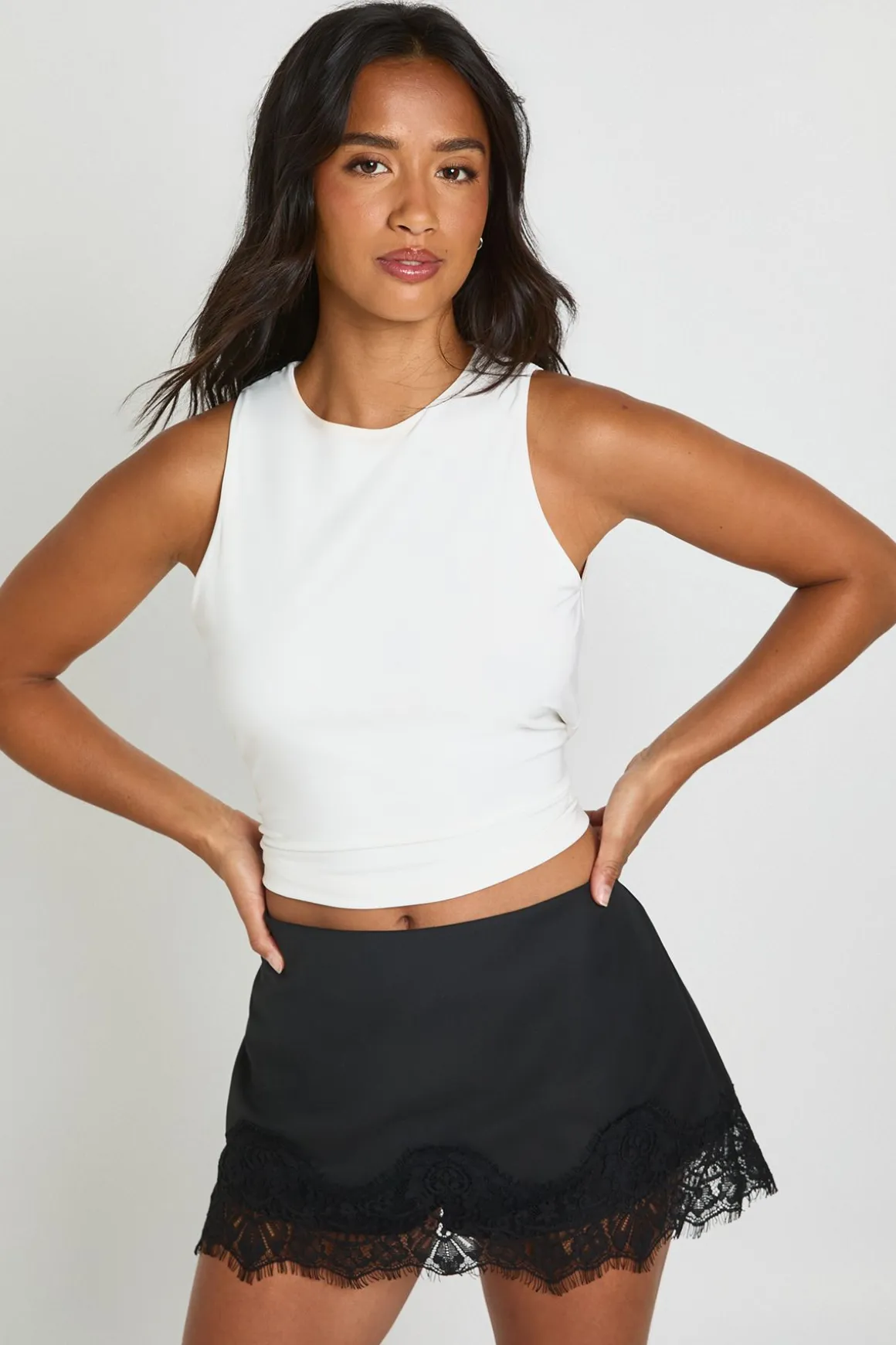 Jupe-short Crêpe À Bordure En Dentelle Petite