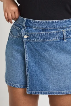 boohoo Jupe-short En Denim Grande Taille<Femme Denim|Shorts