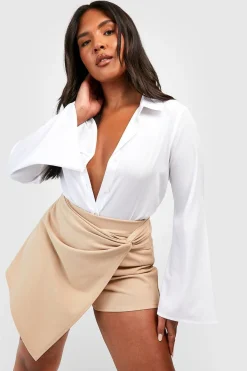 boohoo Jupe-short enveloppant avec détail de nœud Plus<Femme Shorts