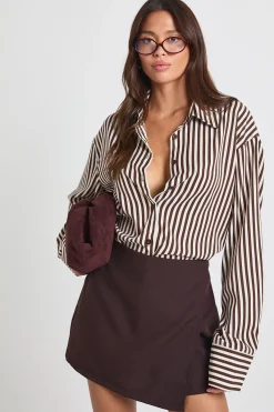boohoo Jupe-short mini ajusté avec enroulement frontal<Femme Shorts