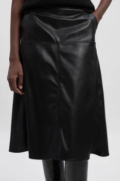 Jupe évasée en synthétiquecuir avec ceinture