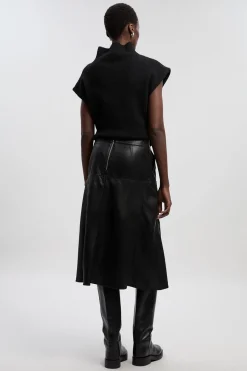 Jupe évasée en synthétiquecuir avec ceinture