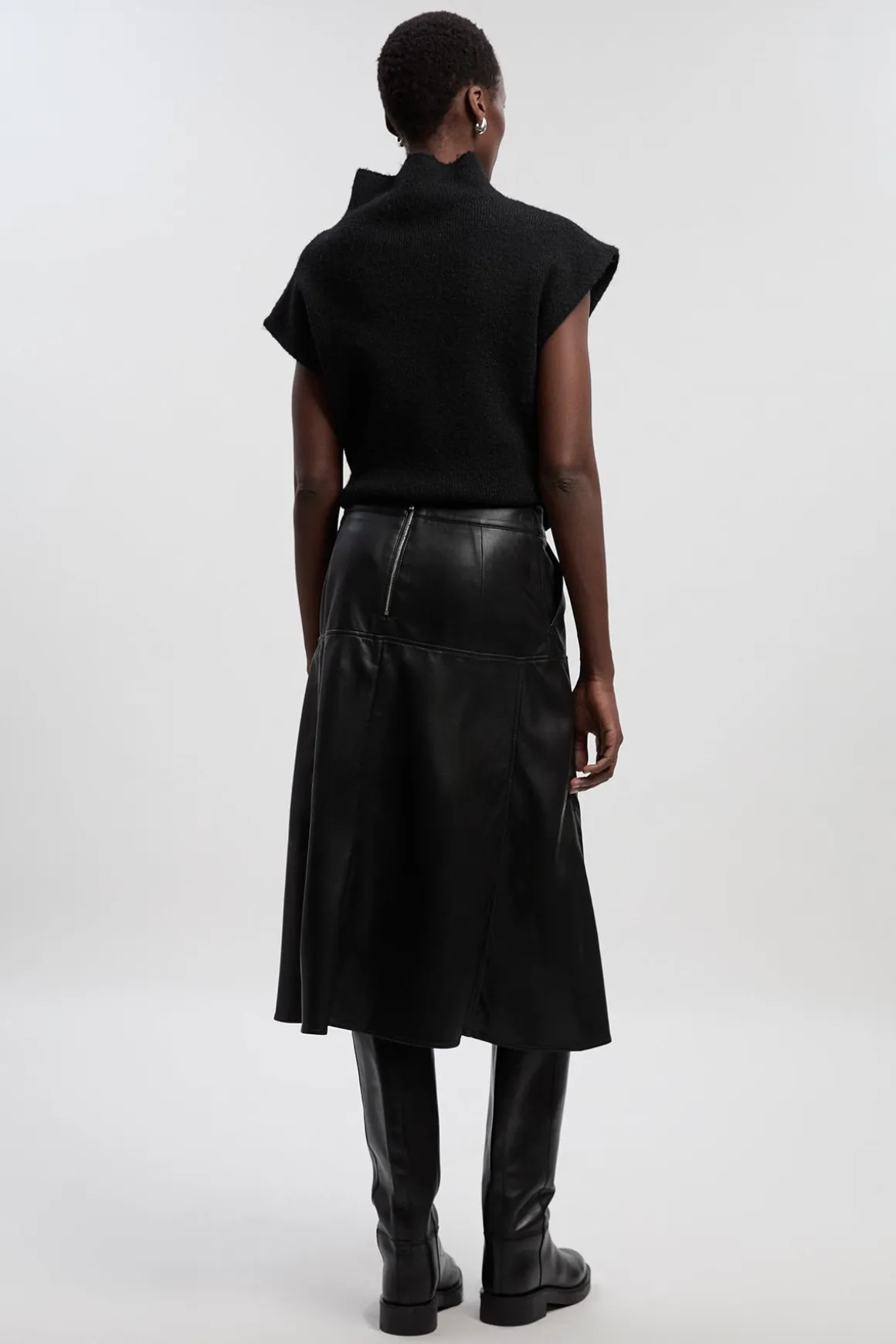 Jupe évasée en synthétiquecuir avec ceinture