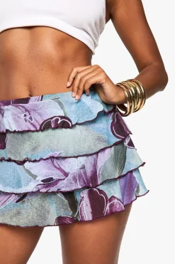boohoo JUpe à volants superposés imprimée de fleurs avec short intégré<Femme Shorts
