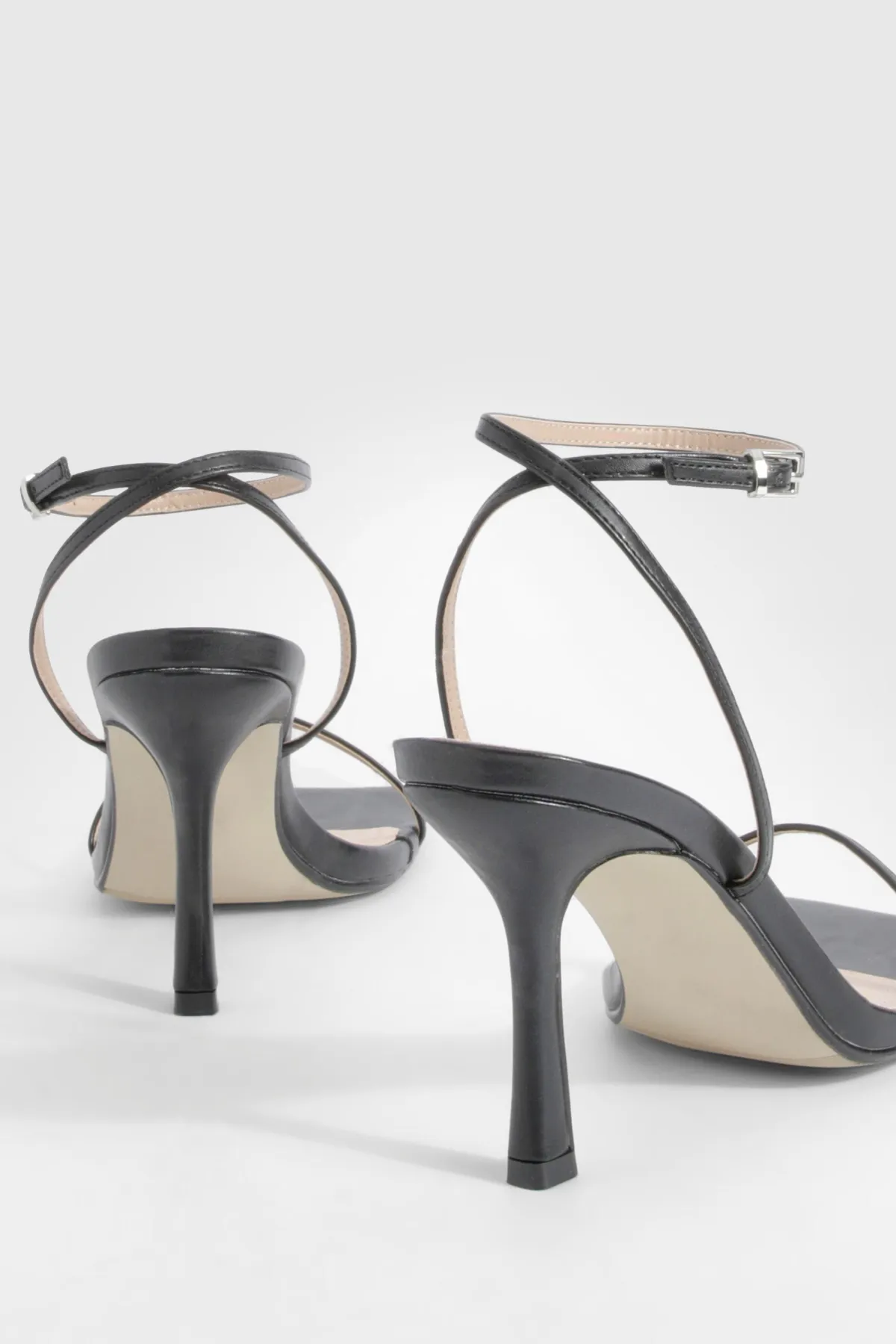 boohoo Large Fit, Bride Fine, Bout Carré, À peine visible< Chaussures Festives|Chaussures À Talons