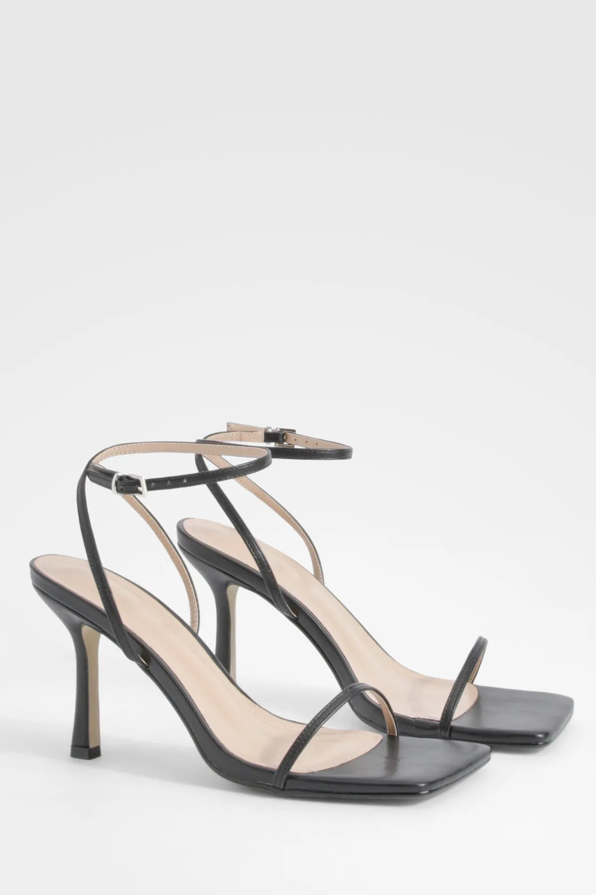 boohoo Large Fit, Bride Fine, Bout Carré, À peine visible< Chaussures Festives|Chaussures À Talons