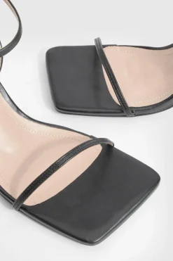 boohoo Large Fit, Bride Fine, Bout Carré, À peine visible< Chaussures Festives|Chaussures À Talons
