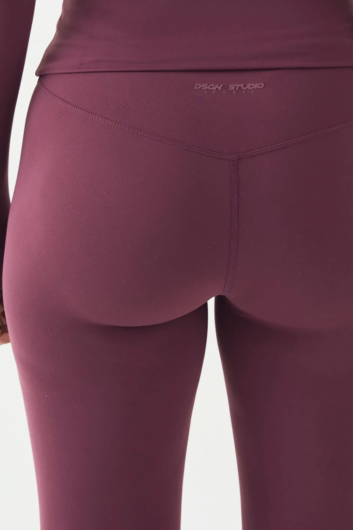 Legging DSGN Studio Sports Ultra Sculpt avec Détails de Coutures