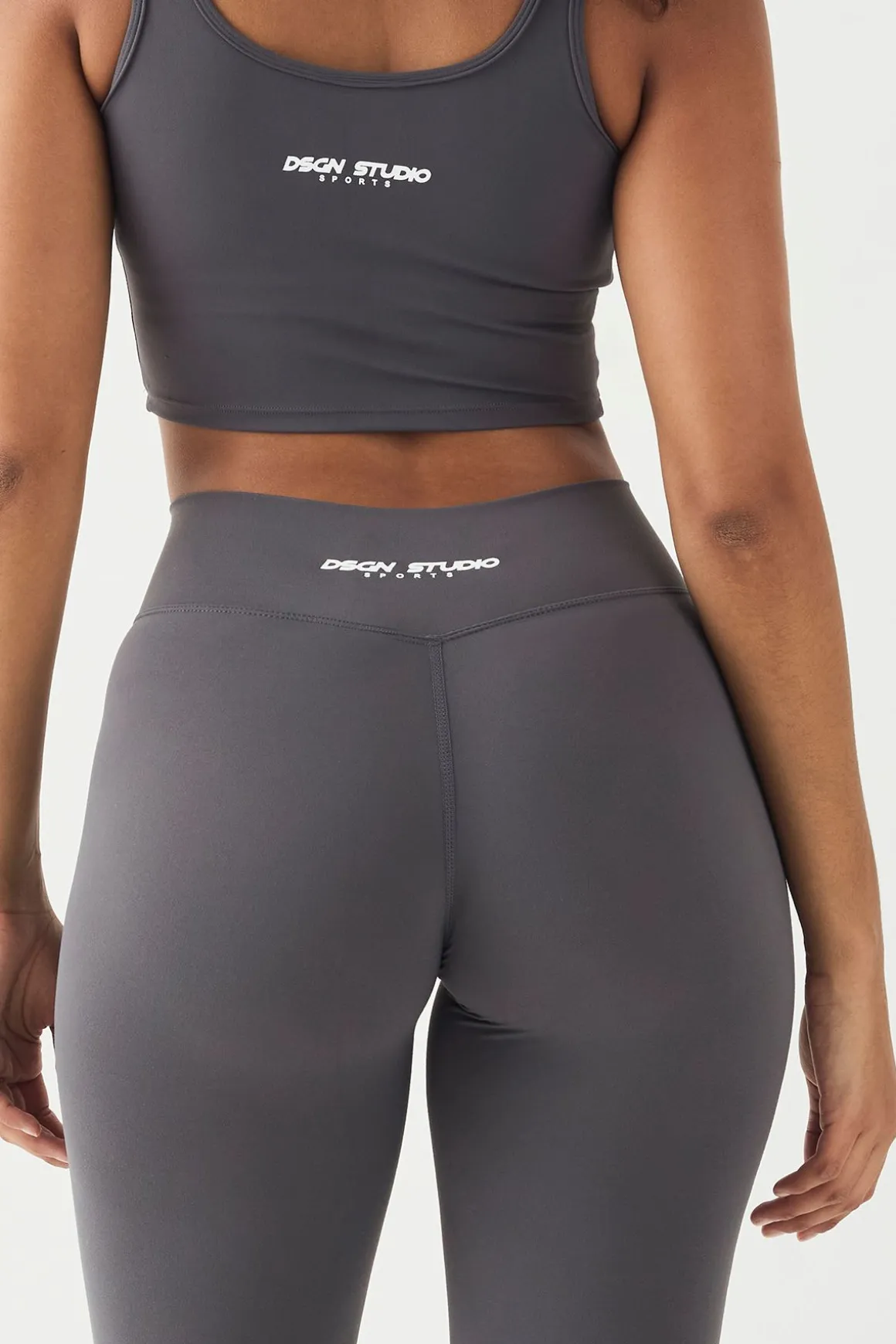 Legging DSGN Studio Taille Haute Ultra Sculptant à Ceinture Croisée