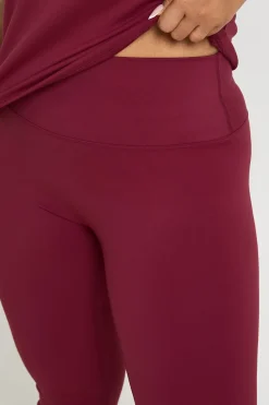 Legging Plus en tissu ultra doux avec détails de couture sculptante