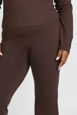 Legging ultra doux à taille haute et jambes évasées