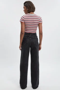 Le jean ample long à taille haute et coupe droite pour grandes tailles