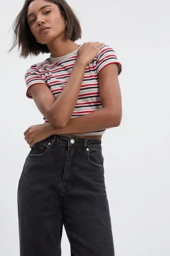 Le jean ample long à taille haute et coupe droite pour grandes tailles