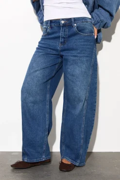 boohoo Le jean Barrel taille mi-haute Petite<Femme Denim|Jeans