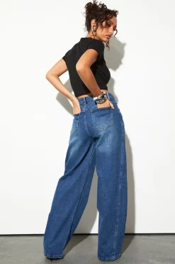 Le jean Barrel taille mi-haute pour personnes de grande taille