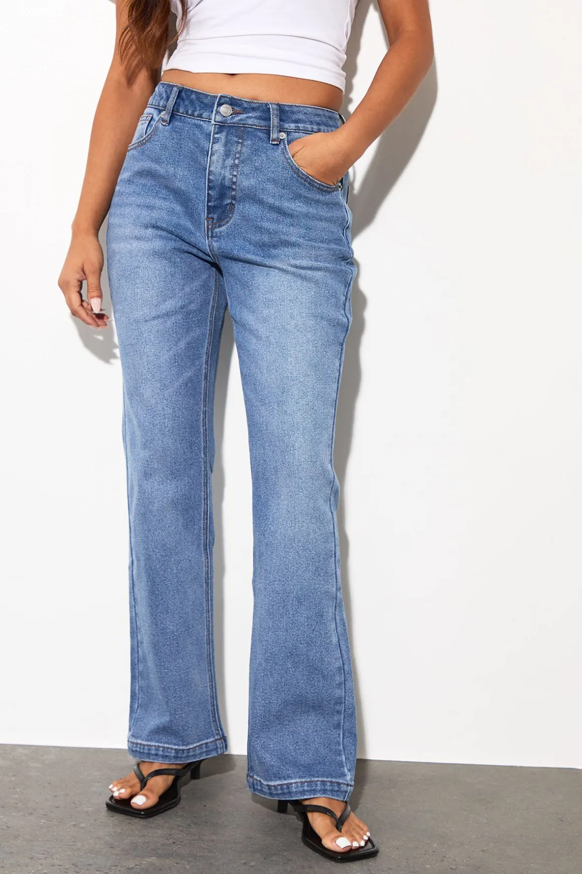 Le Jean Bootcut Taille Mi-haute Petite Coupe