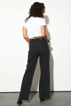 Le Jean Droit Taille Haute