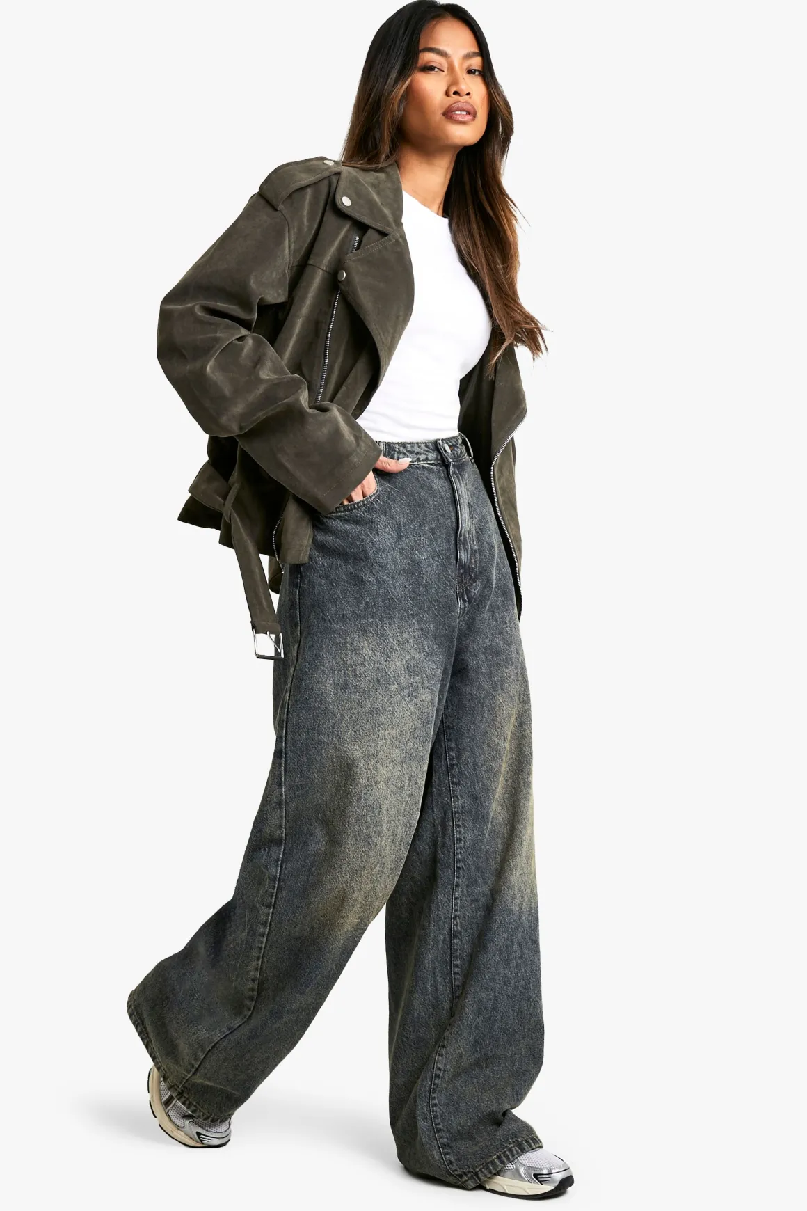 Le jean en denim à jambe droite