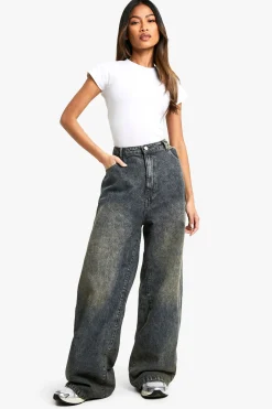 Le jean en denim à jambe droite