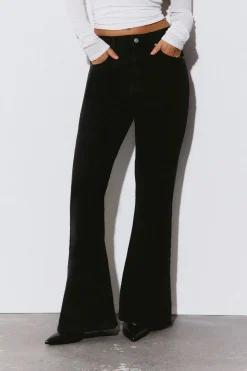 Le jean flare taille haute