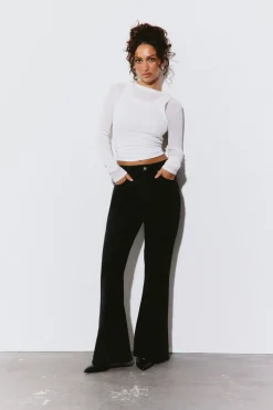 Le jean flare taille haute